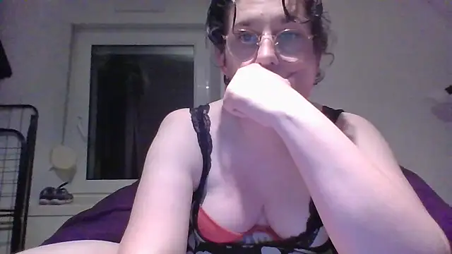 OIseauNoir88 online show from 3, 4, 2026