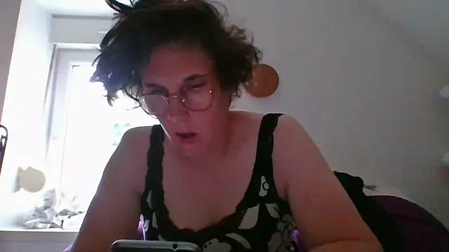 OIseauNoir88 online show from 16, 5, 2026