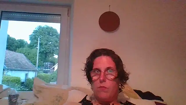 OIseauNoir88 online show from 18, 5, 2026