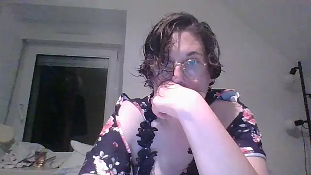 OIseauNoir88 online show from 20, 5, 2026