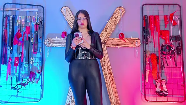 Miss Electra and Iris online show from 22, 7, 2026