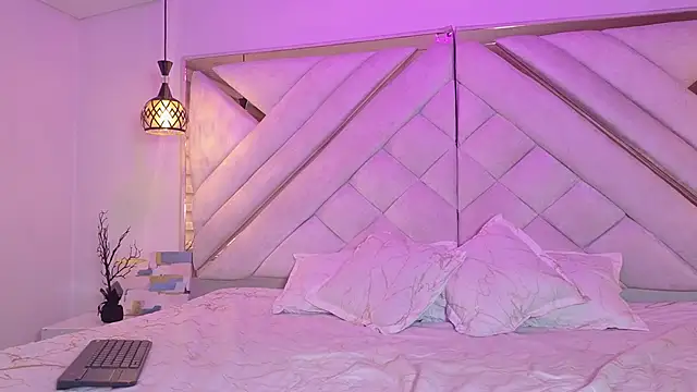 nilaynoa online show from 17, 2, 2026