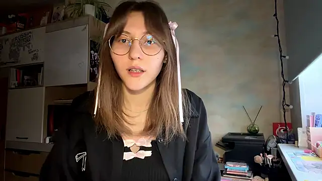 Miaaa Moon online show from 6, 3, 2026