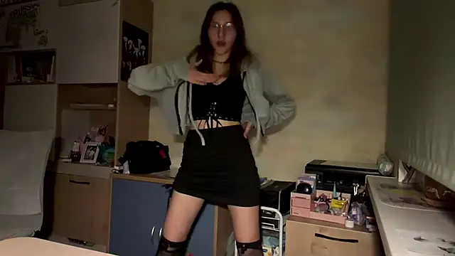 Miaaa Moon online show from 18, 4, 2026