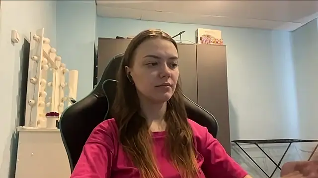 AndreeMerryman online show from 8, 4, 2026