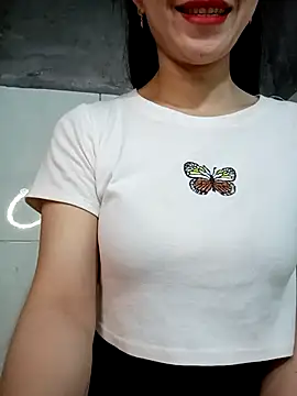 Snapshot of Vyvvyy69 chatting on 3, 3, 2026 Vyvvyy69 online show from 3, 3, 2026