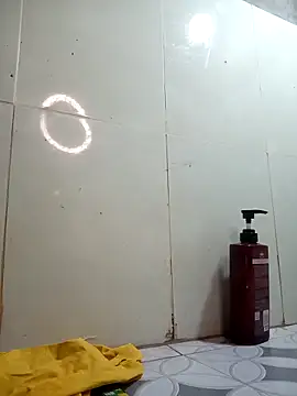 Snapshot of Vyvvyy69 chatting on 14, 4, 2026 Vyvvyy69 online show from 14, 4, 2026