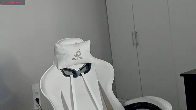 Snapshot of Leah_Castro chatting on 6, 2, 2026 Leah Castro online show from 6, 2, 2026