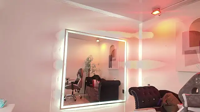 Madame scarlett online show from 4, 3, 2026