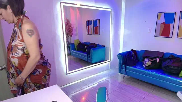 Snapshot of Madame_scarlett chatting on 7, 5, 2026 Madame scarlett online show from 7, 5, 2026
