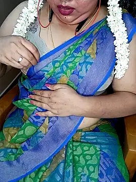 Snapshot of silk_rose05 chatting on 15, 5, 2026 silk rose05 online show from 15, 5, 2026