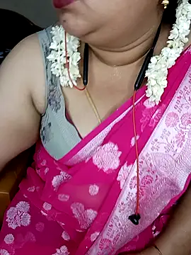 Snapshot of silk_rose05 chatting on 22, 5, 2026 silk rose05 online show from 22, 5, 2026