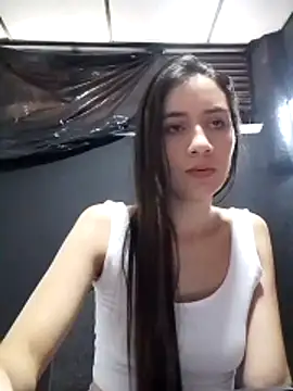 Vaiolletcooper online show from 10, 4, 2026