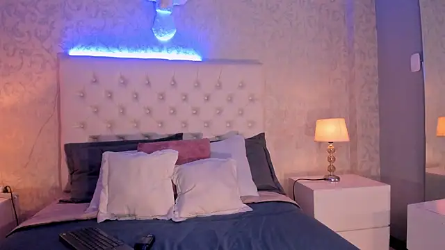 LilyHartt online show from 12, 4, 2026