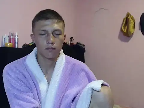 Cronos Hot 8 online show from 28, 2, 2026