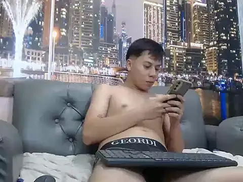 santiago xxxcol online show from 23, 3, 2026