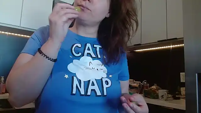 HazelSkyesChat online show from 8, 3, 2026