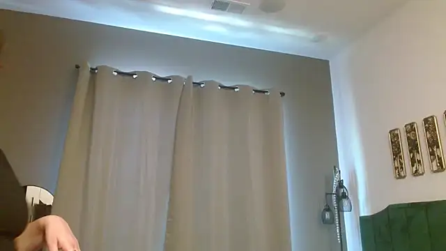 HazelSkyesChat online show from 18, 3, 2026