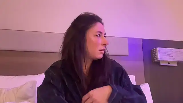 mr mrs glitter online show from 30, 3, 2026