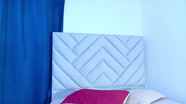 AnaisDream  online show from 5, 2, 2026