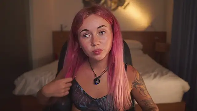 Sarah Pink online show from 26, 3, 2026