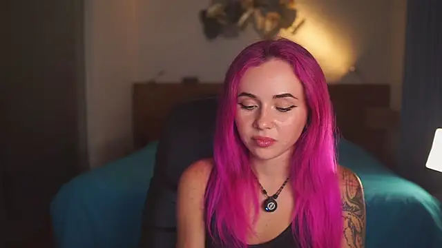 Sarah Pink online show from 15, 4, 2026