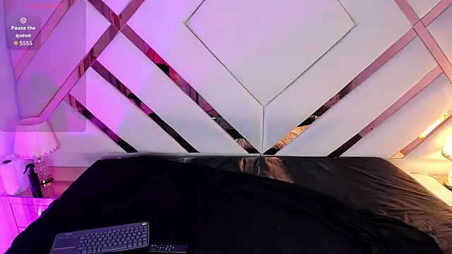 Nia Crawford online show from 1, 3, 2026