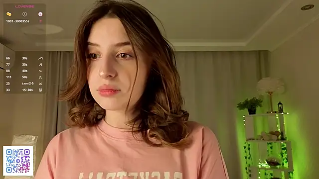 Snapshot of LeanneDinkle chatting on 14, 2, 2026 LeanneDinkle online show from 14, 2, 2026