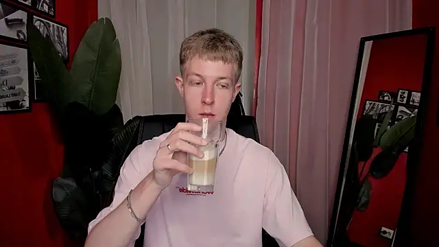 Snapshot of Dylan_Norton chatting on 9, 7, 2026 Dylan Norton online show from 9, 7, 2026