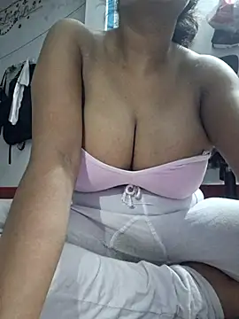 Snapshot of mistii07 chatting on 28, 7, 2026 mistii07 online show from 28, 7, 2026