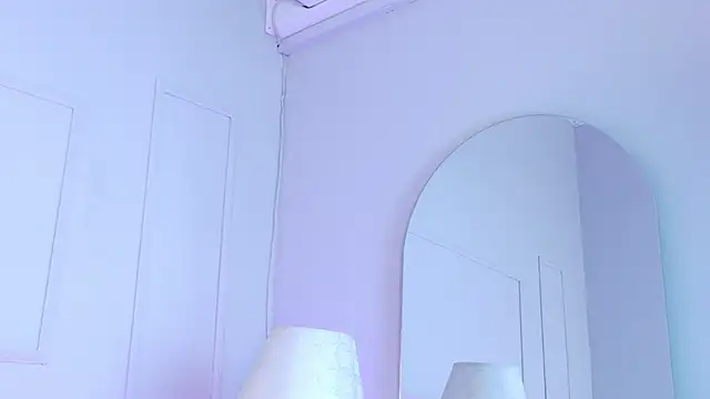 Snapshot of VioletBloomm chatting on 27, 5, 2026 VioletBloomm online show from 27, 5, 2026