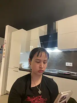 Just-Lilly online show from 15, 4, 2026