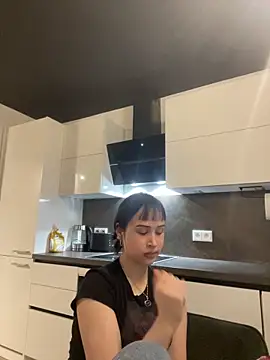 Just-Lilly online show from 17, 4, 2026