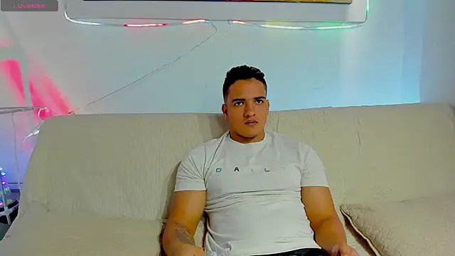 Snapshot of jhon_nicolas chatting on 2, 3, 2026 jhon nicolas online show from 2, 3, 2026