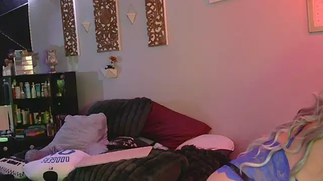 Alicethickpeach online show from 3, 4, 2026