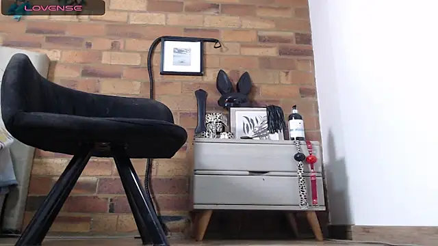 Snapshot of Girl_Bondage chatting on 9, 3, 2026 Girl Bondage online show from 9, 3, 2026