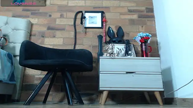 Snapshot of Girl_Bondage chatting on 20, 3, 2026 Girl Bondage online show from 20, 3, 2026