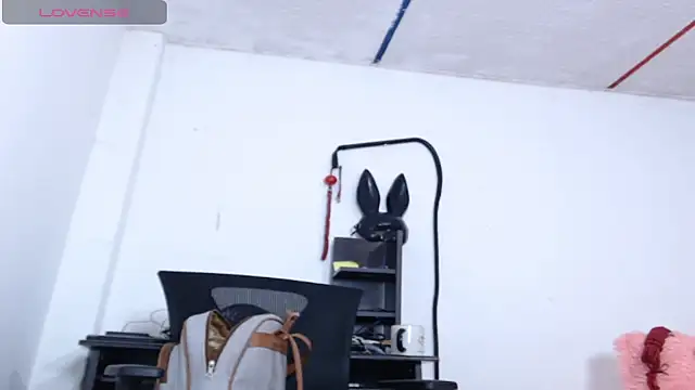 Snapshot of Girl_Bondage chatting on 30, 3, 2026 Girl Bondage online show from 30, 3, 2026