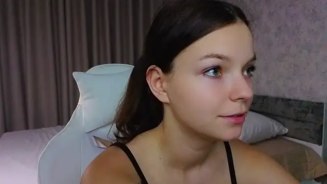 Snapshot of ElizaPizza chatting on 18, 5, 2026 ElizaPizza online show from 18, 5, 2026