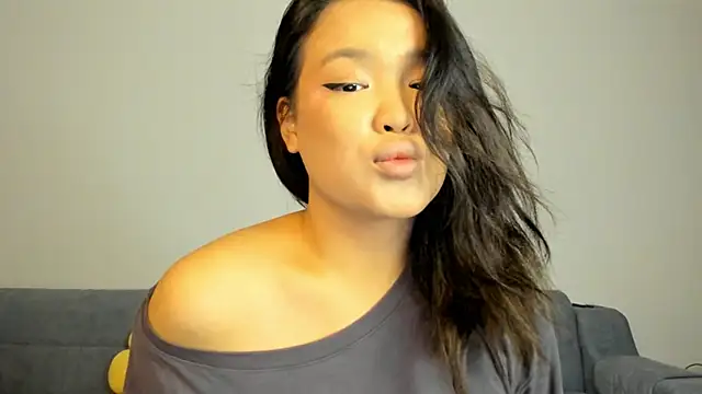 luna yum online show from 10, 2, 2026