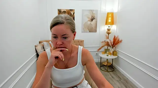 CharlotteKerti online show from 14, 6, 2026