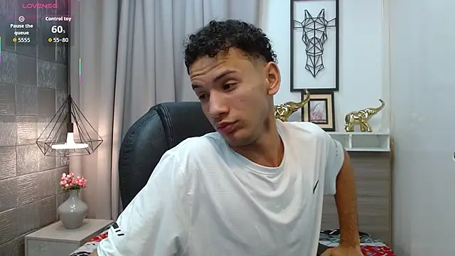 Snapshot of JDWhite18 chatting on 7, 5, 2026 JDWhite18 online show from 7, 5, 2026