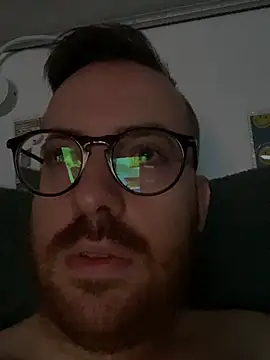 Snapshot of io1Elian chatting on 4, 7, 2026 io1Elian online show from 4, 7, 2026