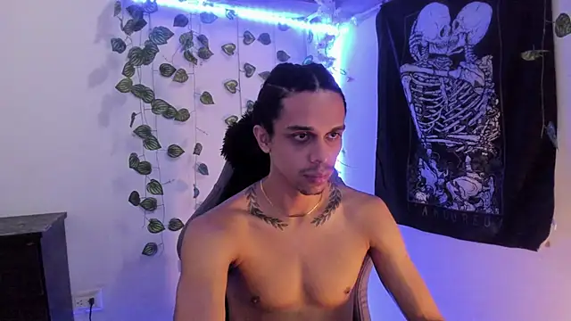 Snapshot of Aaron_Hopper chatting on 7, 2, 2026 Aaron Hopper online show from 7, 2, 2026