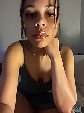 Snapshot of Petite_Baddie chatting on 25, 4, 2026 Petite Baddie online show from 25, 4, 2026