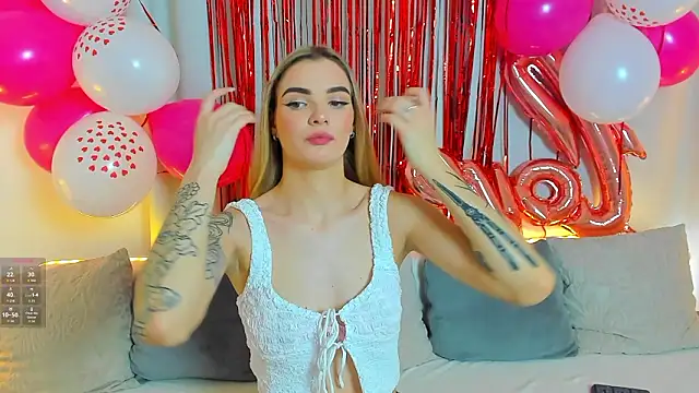 Snapshot of SinLuna_ chatting on 5, 2, 2026 SinLuna online show from 5, 2, 2026