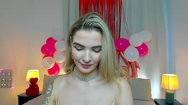 Snapshot of SinLuna_ chatting on 13, 2, 2026 SinLuna online show from 13, 2, 2026