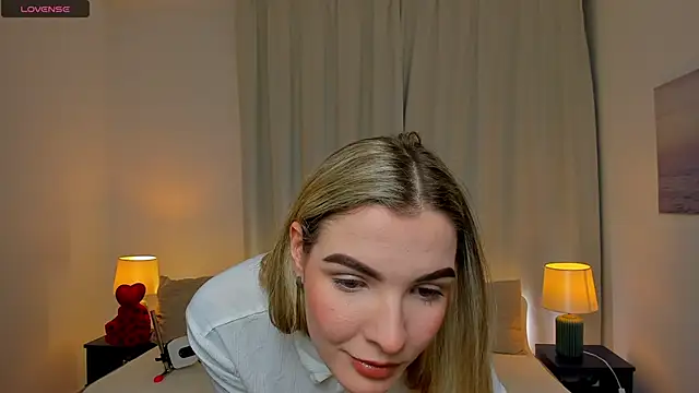 Snapshot of SinLuna_ chatting on 20, 2, 2026 SinLuna online show from 20, 2, 2026