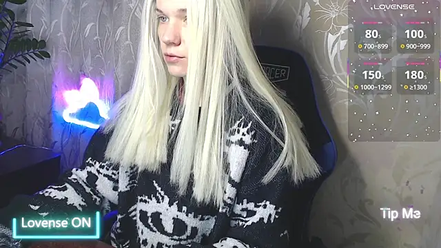 Snapshot of Shiny_Victoria chatting on 22, 4, 2026 Shiny Victoria online show from 22, 4, 2026