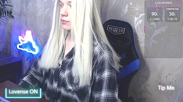 Snapshot of Shiny_Victoria chatting on 6, 5, 2026 Shiny Victoria online show from 6, 5, 2026